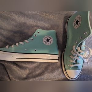 BRAND NEW Mint Green Converse